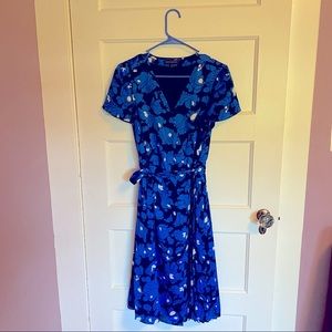 Banana Republic wrap around dress size M